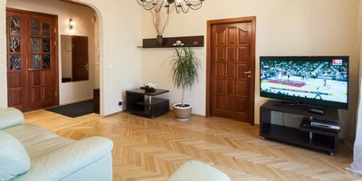 Appartamenti con tre stanze e piu' grandi in affitto al centro di Minsk.